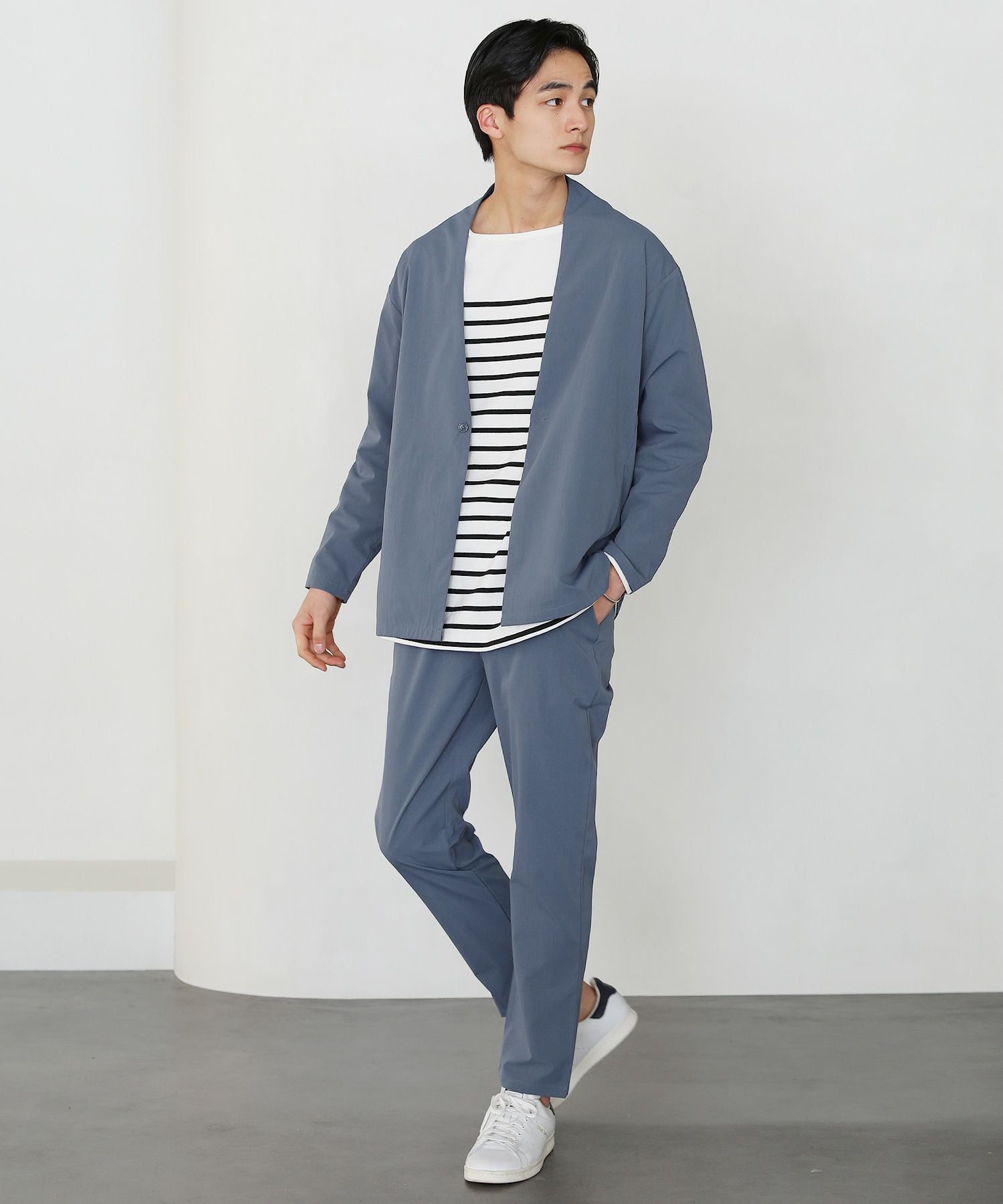 抗菌防臭付きノーカラーカーデジャケット＆テーパードパンツ