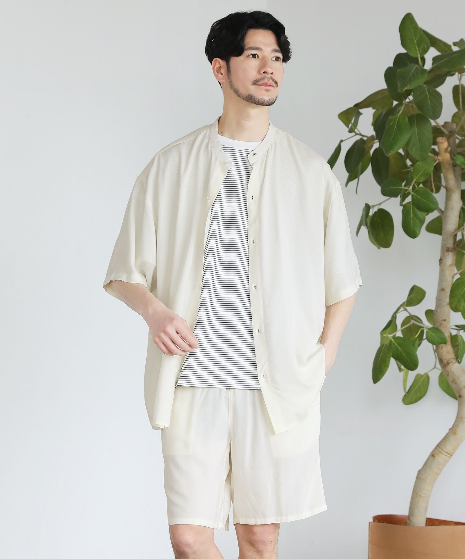 涼感レーヨン半袖バンドカラーシャツ＆ショートパンツセットアップ巾着