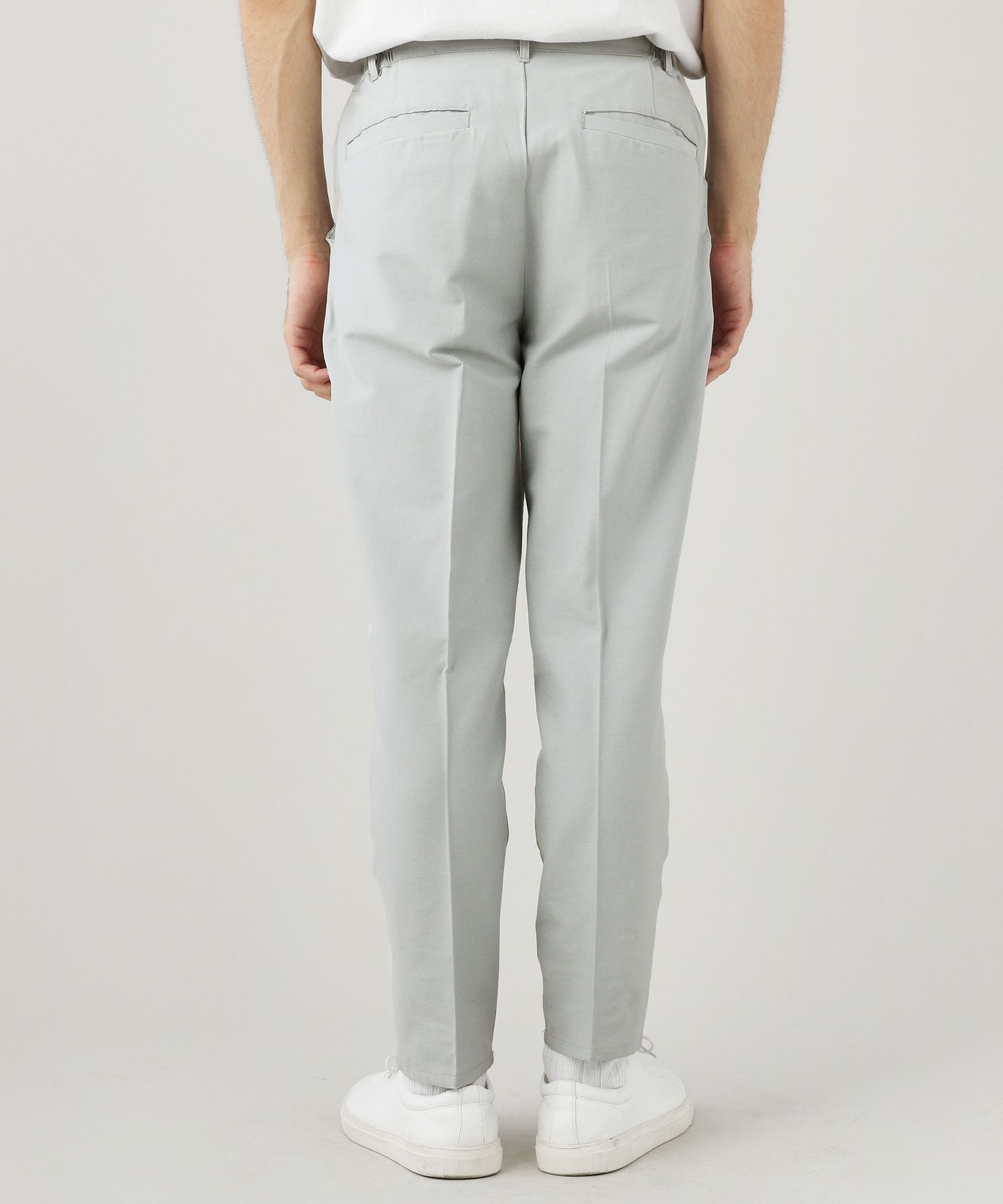 バーティカルストレッチセンタークリーステーパードスラックス