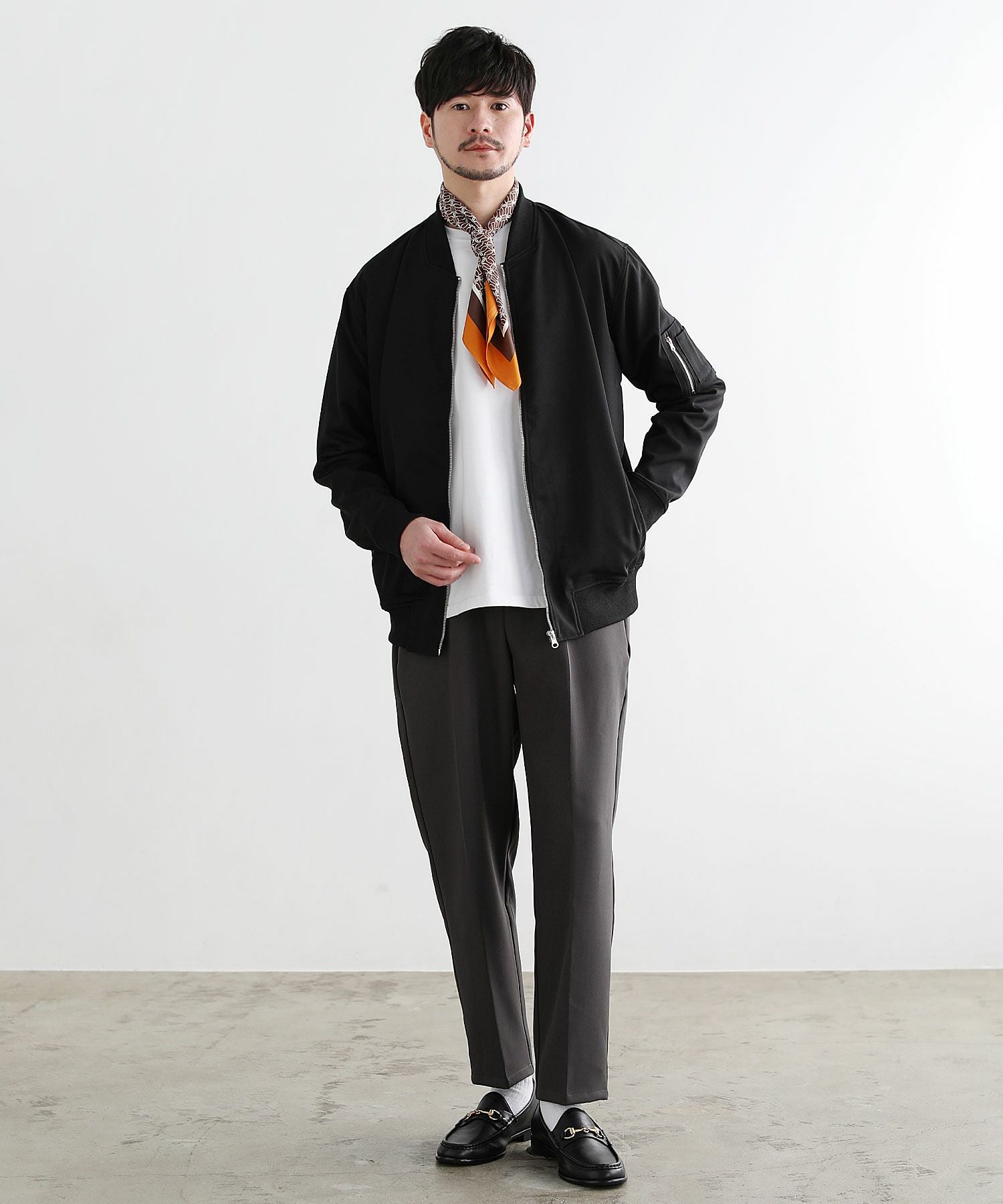 大量の衣類 000000011460-12.jpg?size=xl&w=
