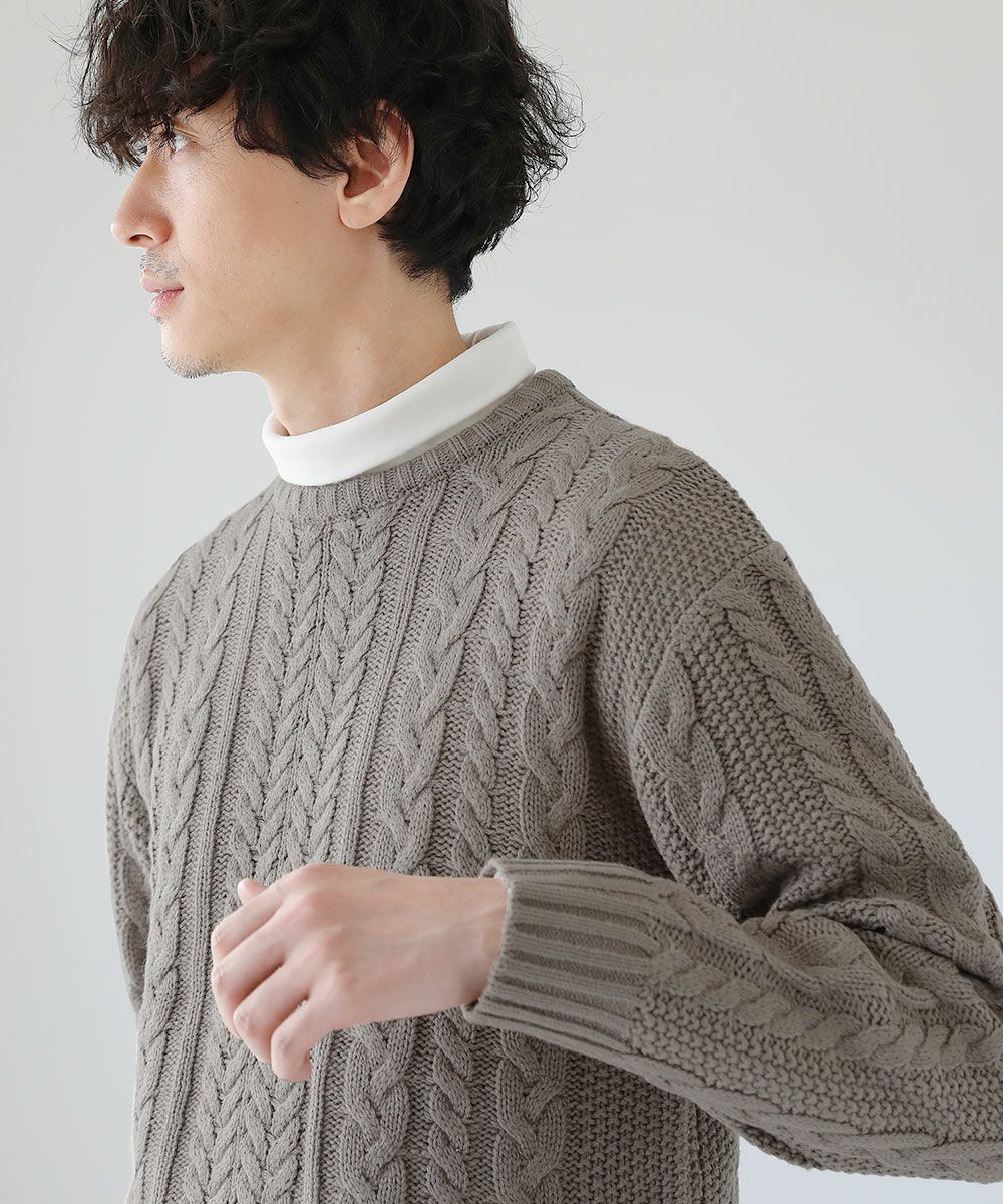 セミワイドシルエットケーブル編みクルーネックニット | 【公式】SPU