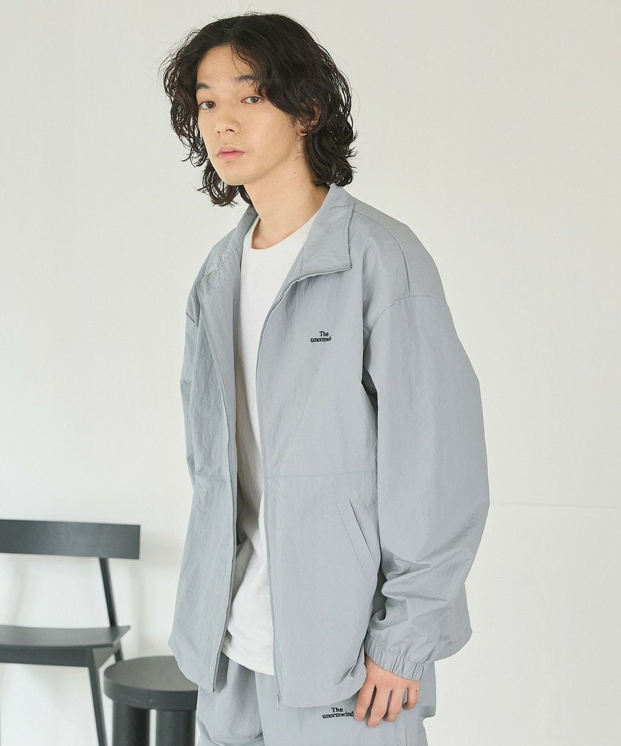 刺繍ロゴワッシャーナイロンジップアップハイネックジャケット