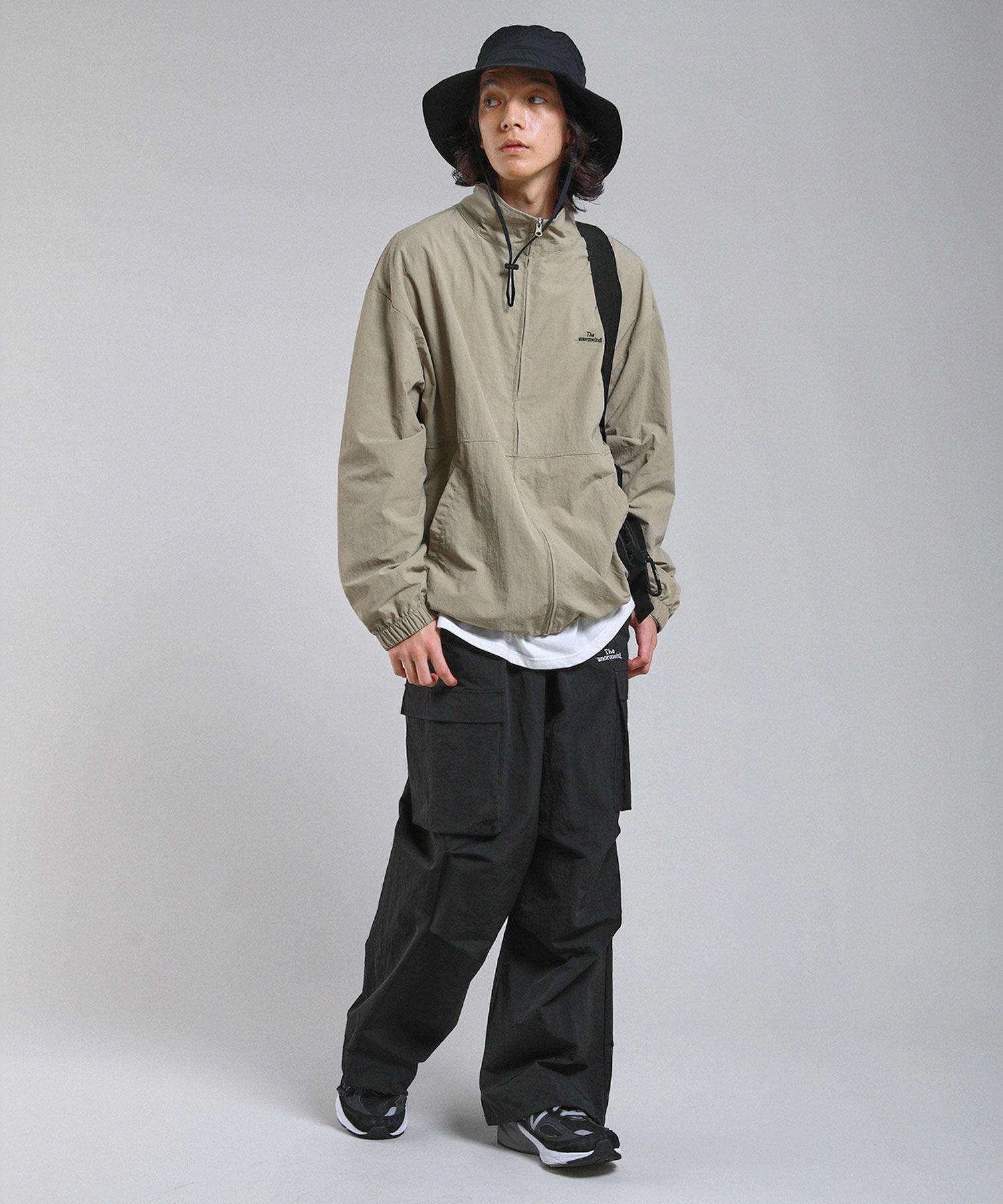 刺繍ロゴワッシャーナイロンジップアップハイネックジャケット