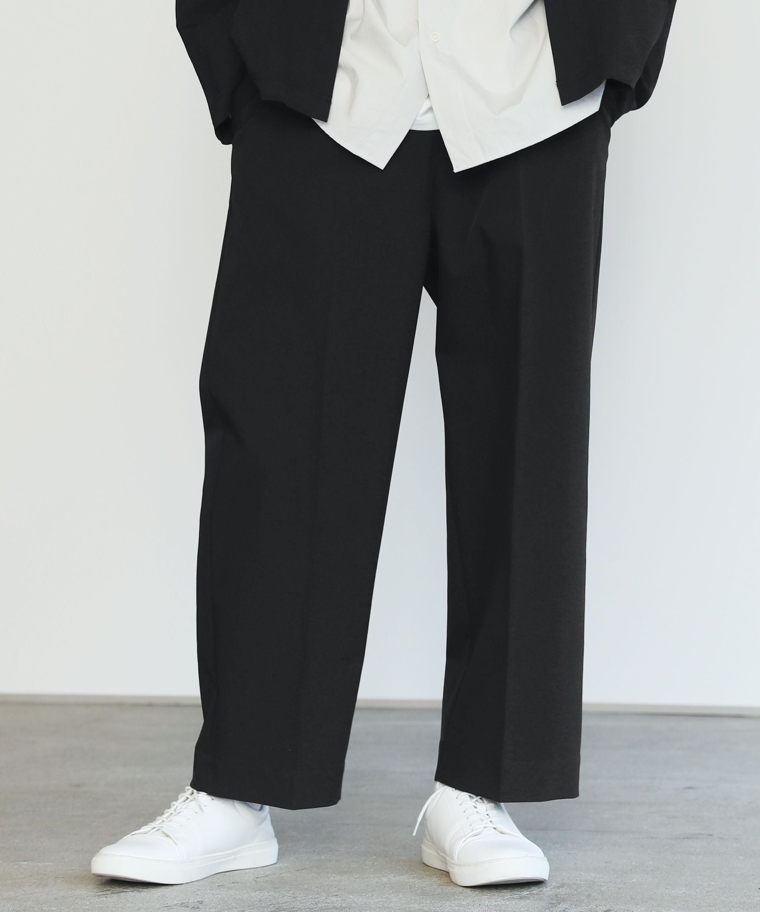 000000011986-02.jpg?size=m&w=