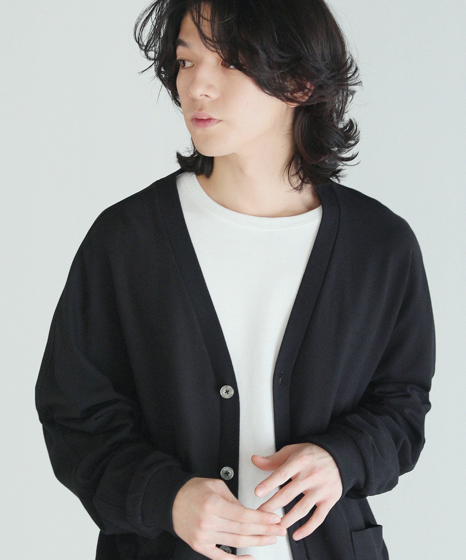 【APSTUDIO】24SS スリットスリーブ長袖カーディガン APSTUDIO】24SS スリットスリーブ長袖カーディガンの通販 by ブランド