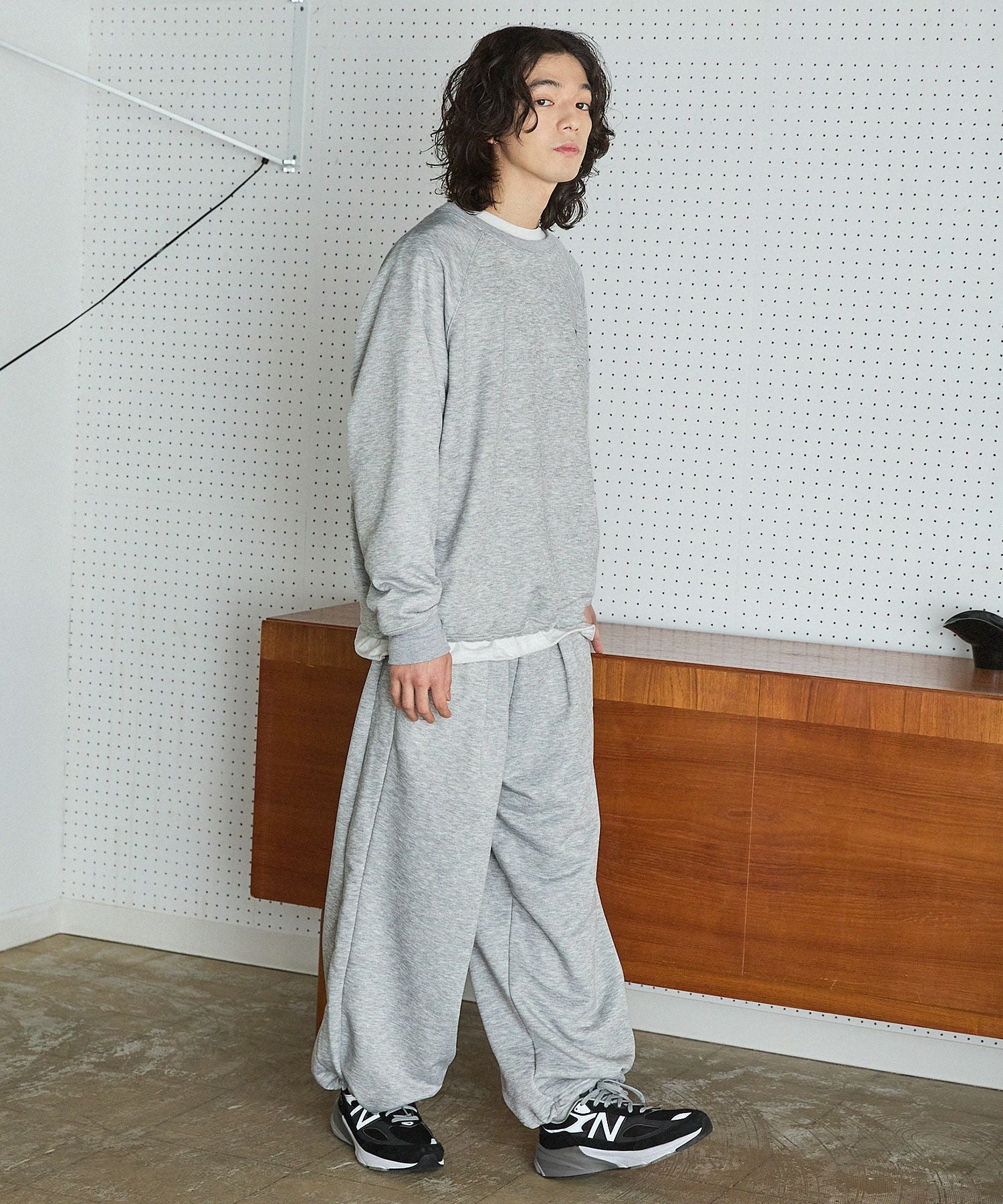 セットアップ対応】ブランド刺繍ロゴ裾ドローコードラグラン配色長袖