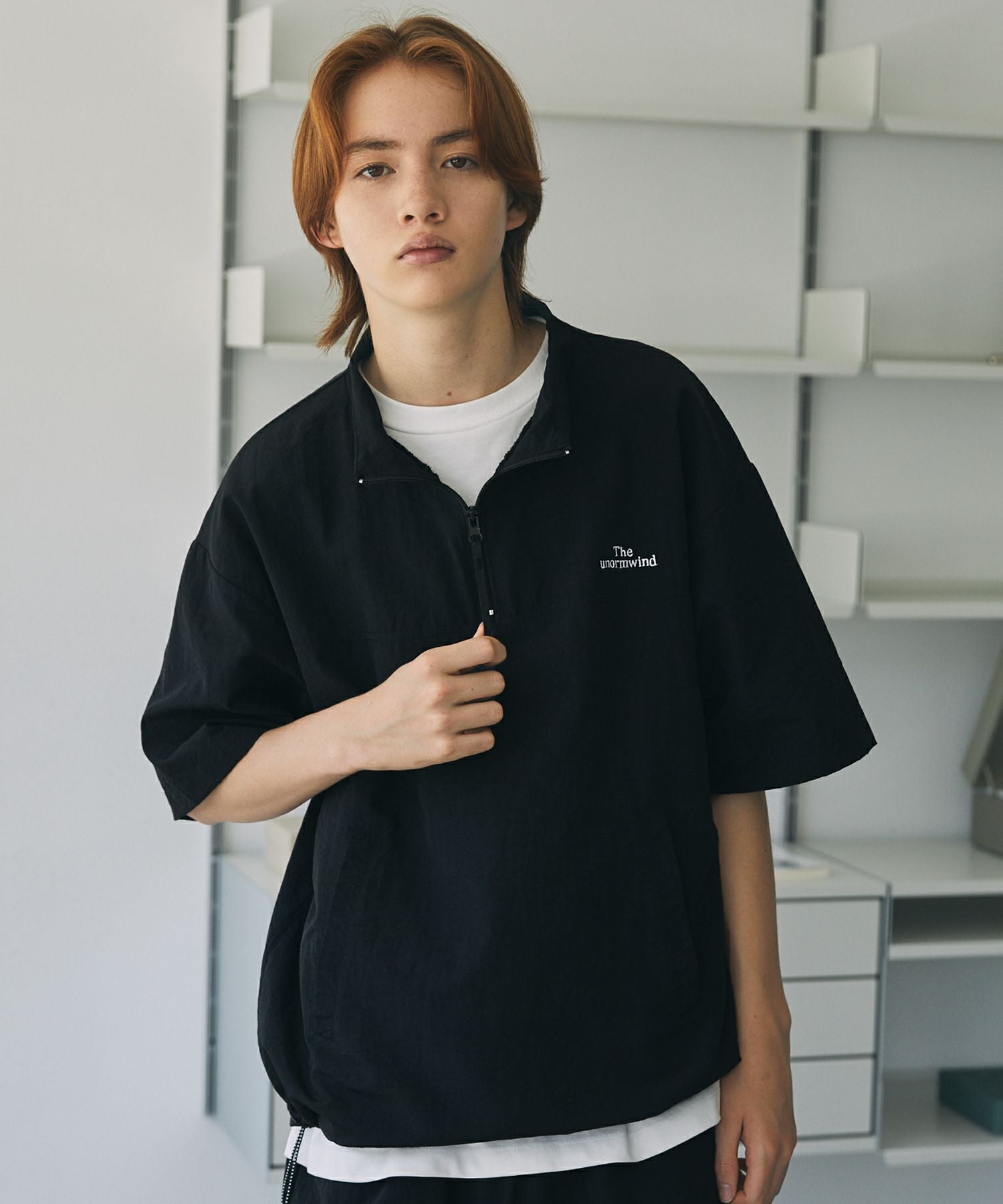 セットアップ対応】 刺繍ロゴワッシャーナイロン半袖ハーフジップ裾