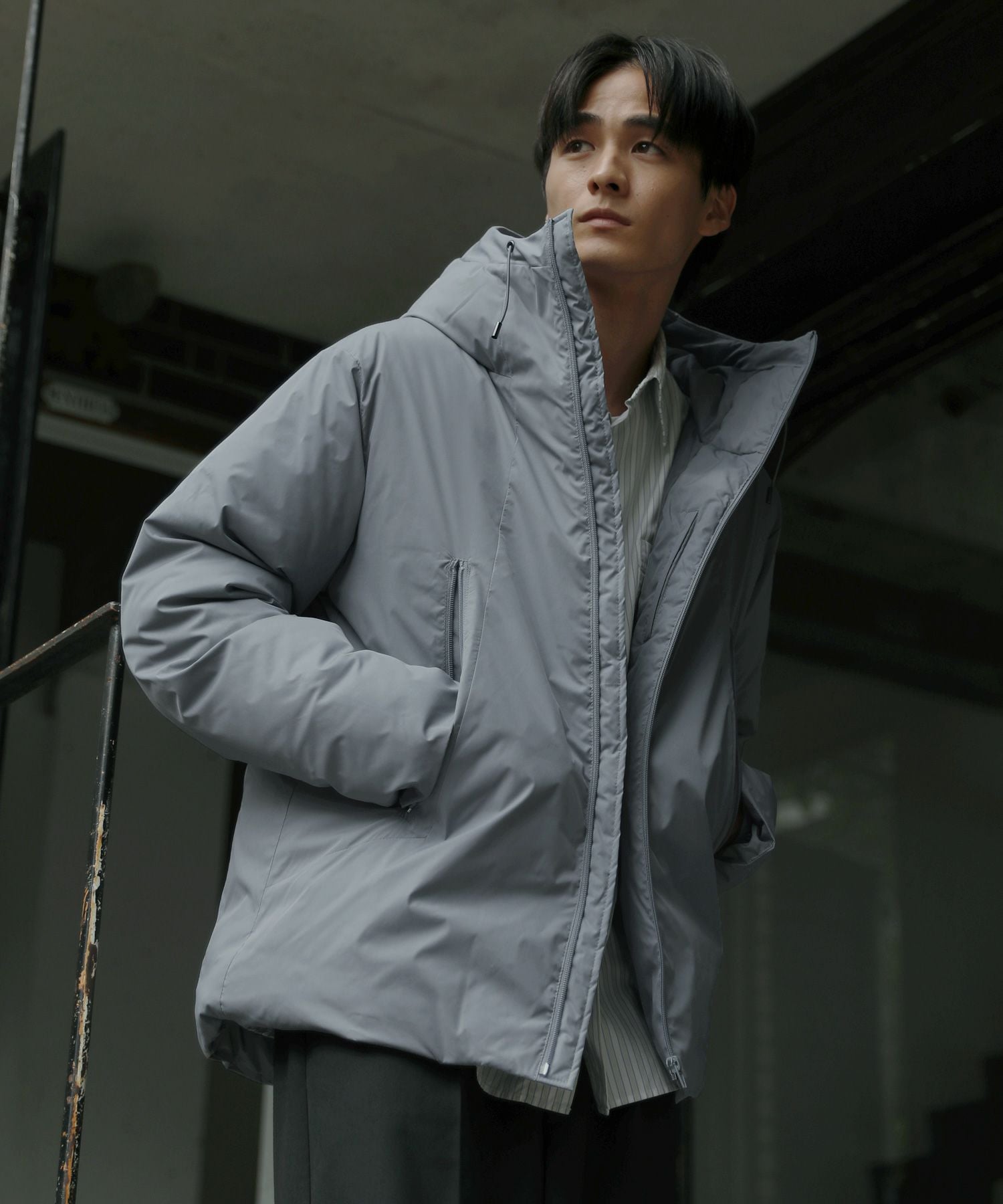 700フィルパワー機能性中綿＞撥水ハイネックパデットジャケット