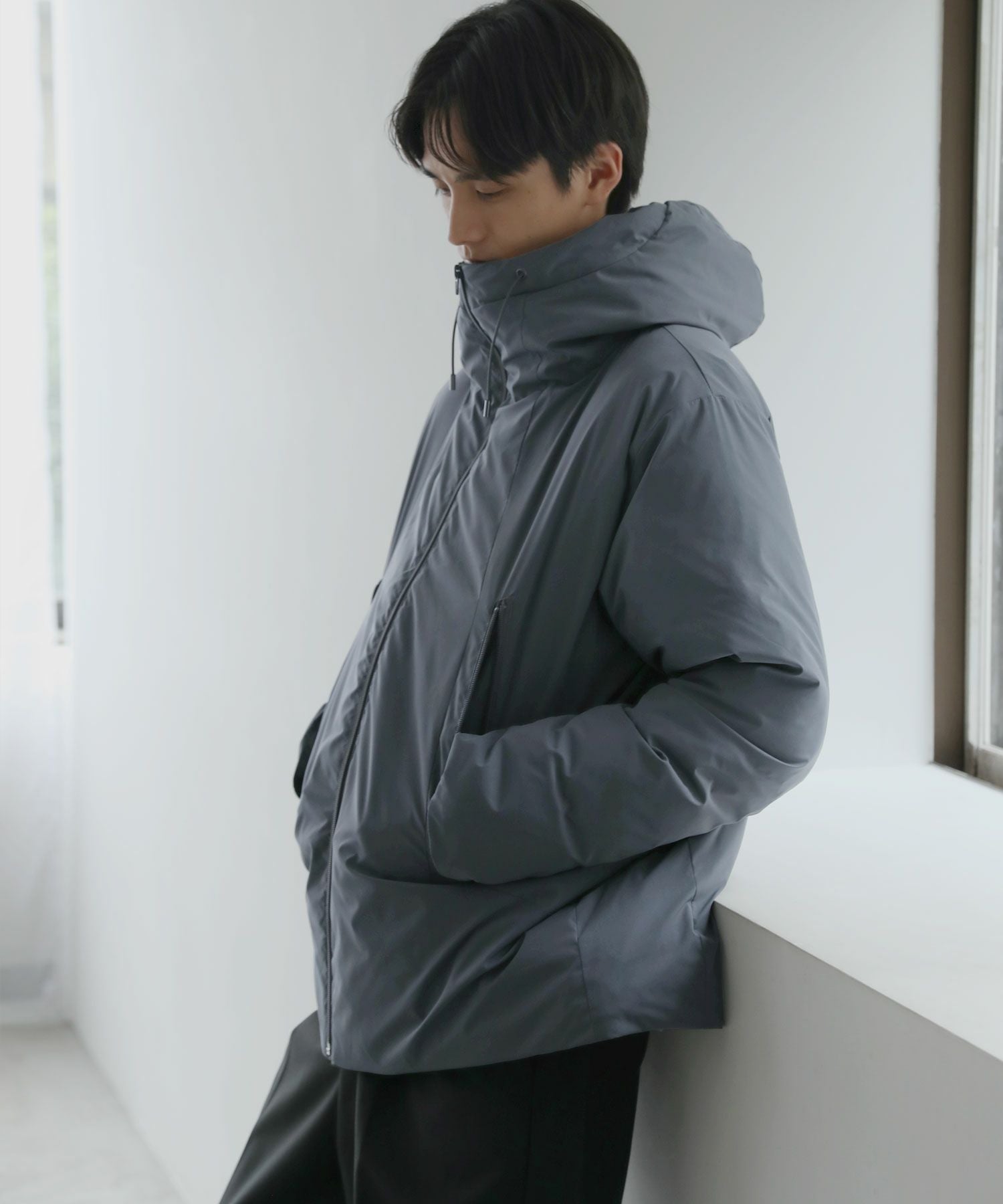 700フィルパワー機能性中綿＞撥水ハイネックパデットジャケット