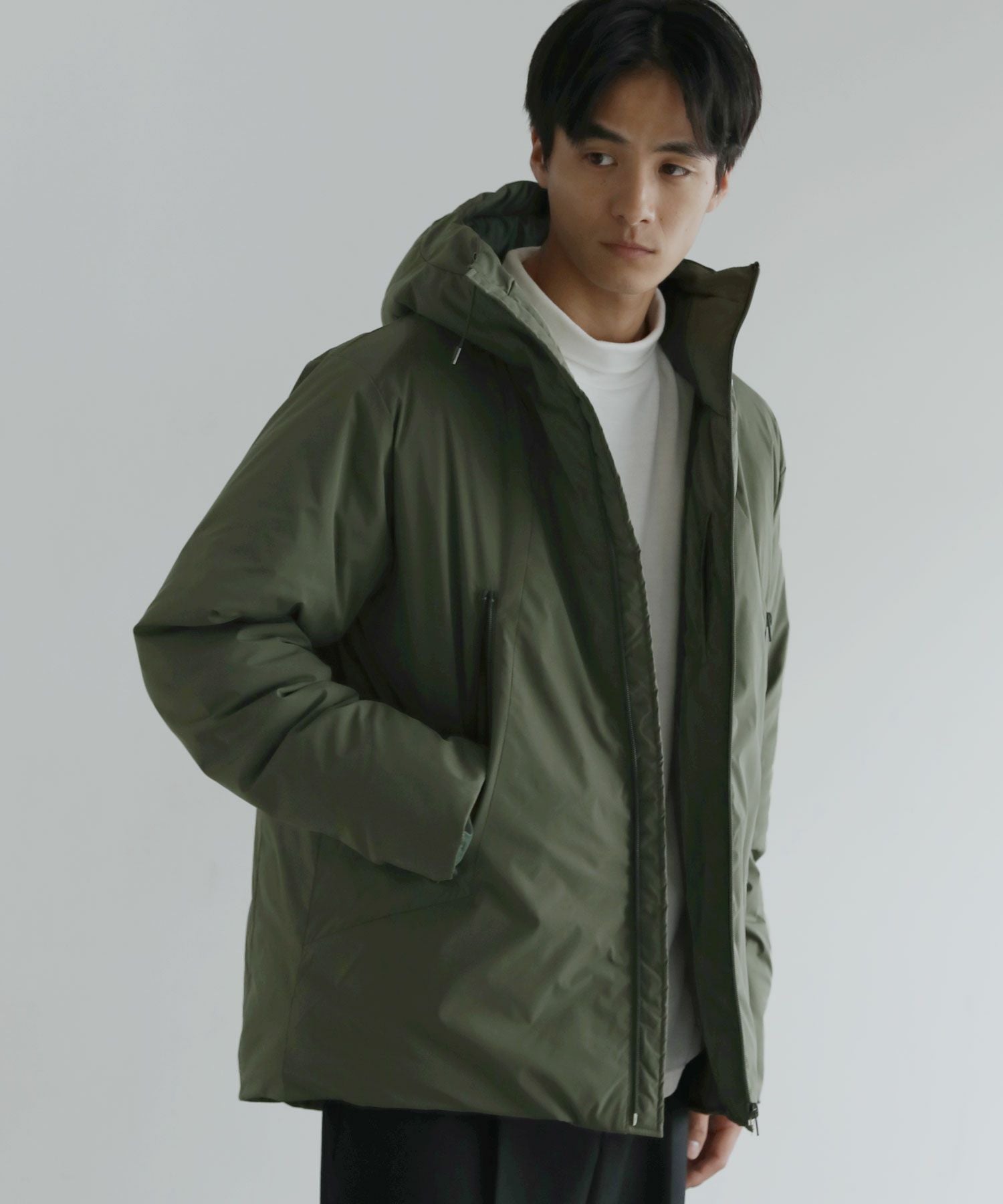 700フィルパワー機能性中綿＞撥水ハイネックパデットジャケット