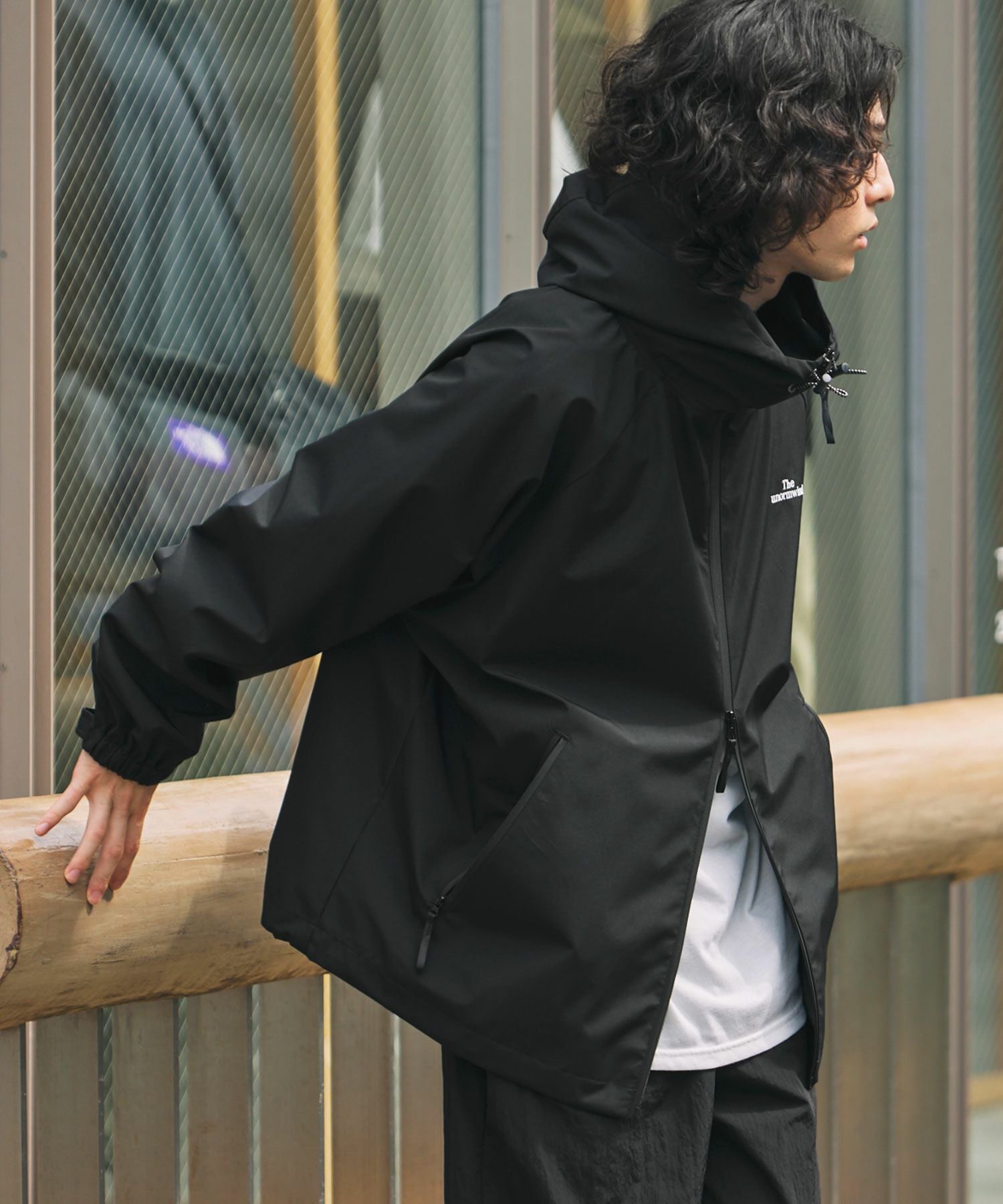 胸刺繍ロゴ裾ドローコード防水透湿止水ジップ3レイヤー長袖テック