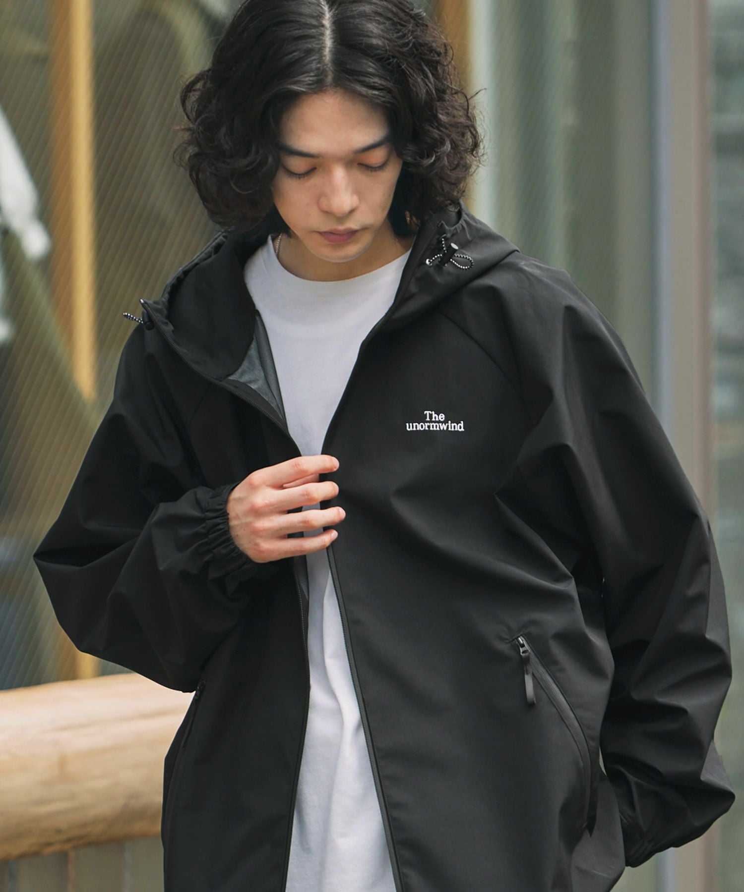 胸刺繍ロゴ裾ドローコード防水透湿止水ジップ3レイヤー長袖テック