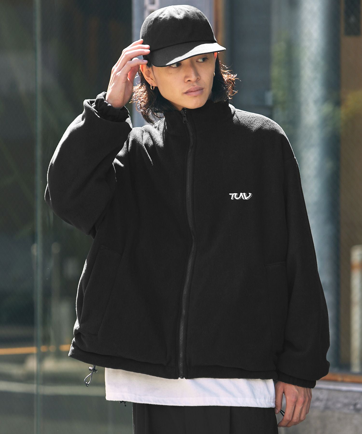 胸刺繍ロゴ裾ドローコードリバーシブルテックナイロン＆フリース長袖