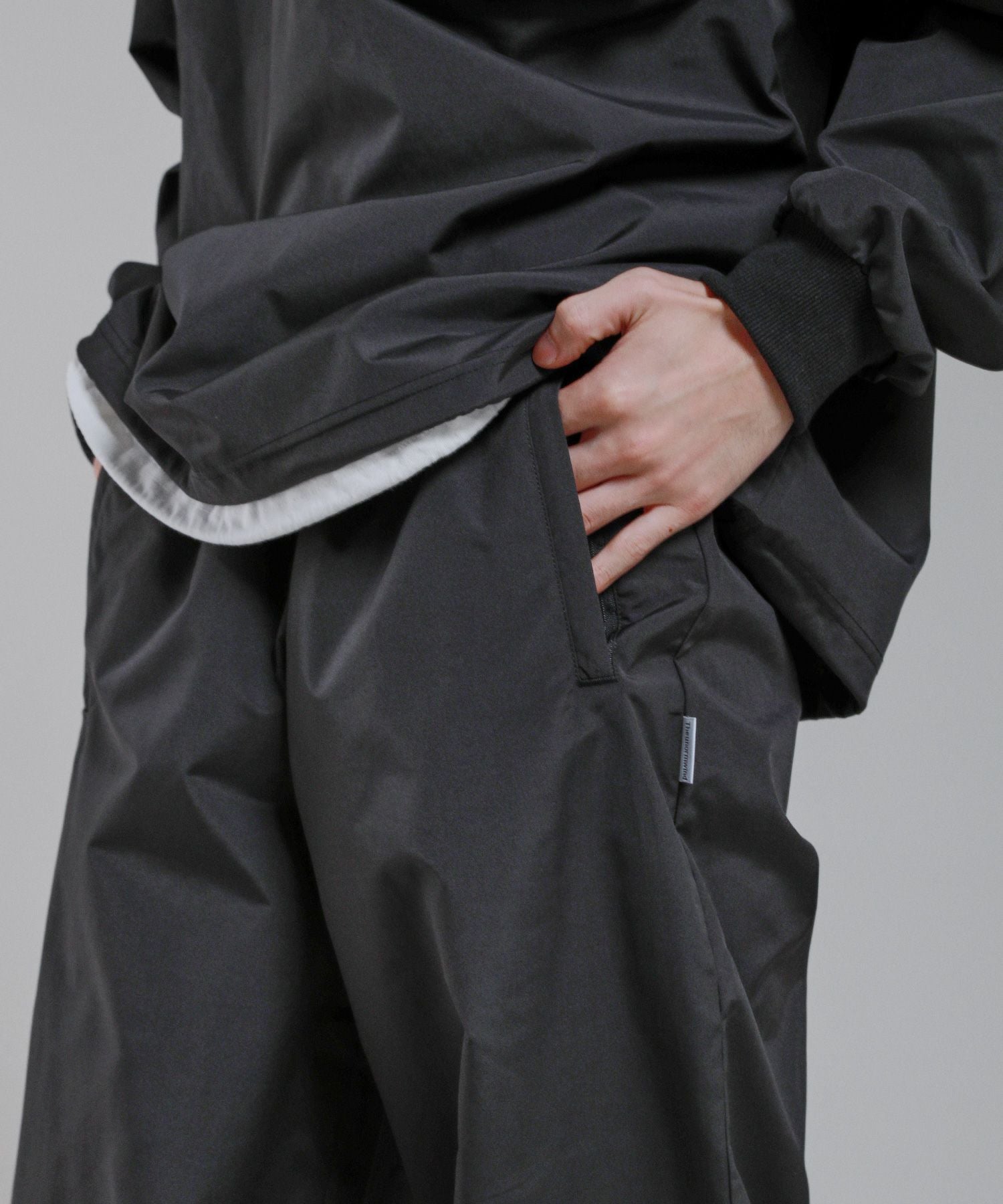 セットアップ対応】テックエステルリラックスバルーンパンツ裾ドロー