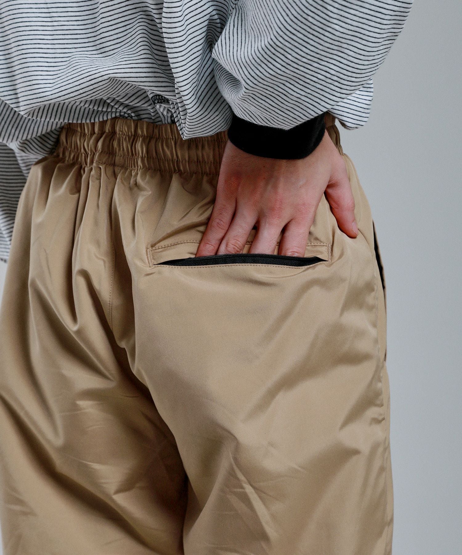 セットアップ対応】テックエステルリラックスバルーンパンツ裾ドロー